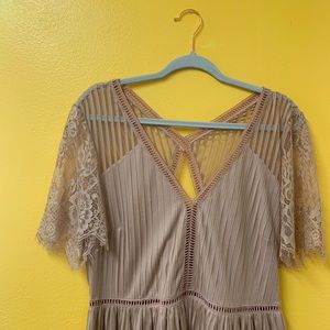 Forever 21 lace pale pink dress